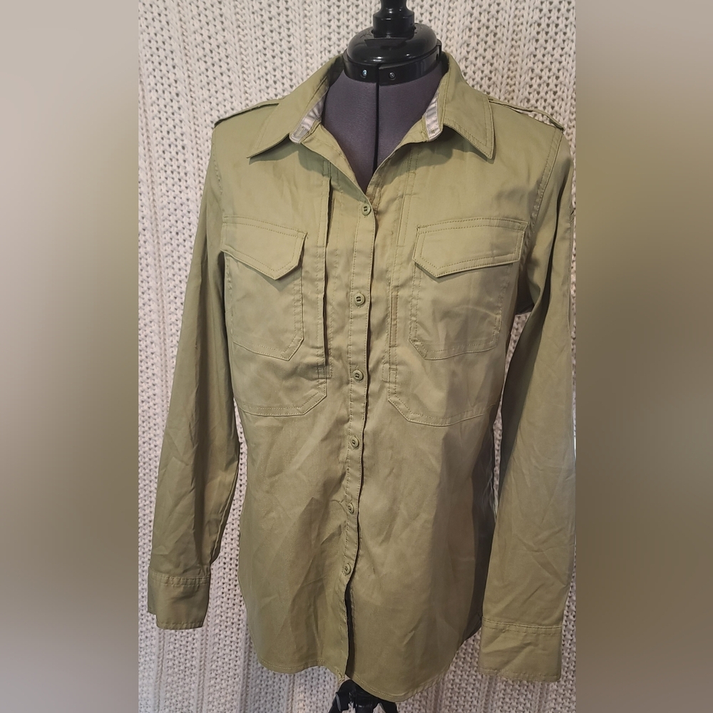 5.11 Tactical Women's Green Button Up Shirt With Several Pockets Size Medium